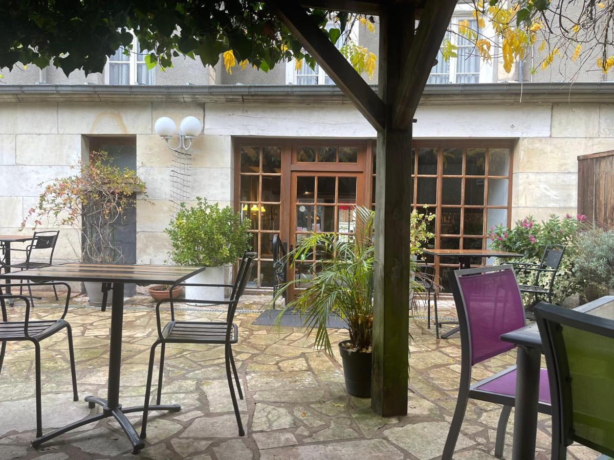 Le Grand Monarque Donzy Hotel Buitenkant foto