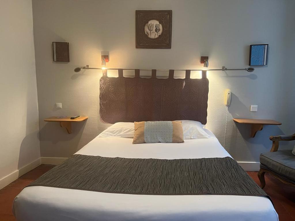 Le Grand Monarque Donzy Hotel Buitenkant foto
