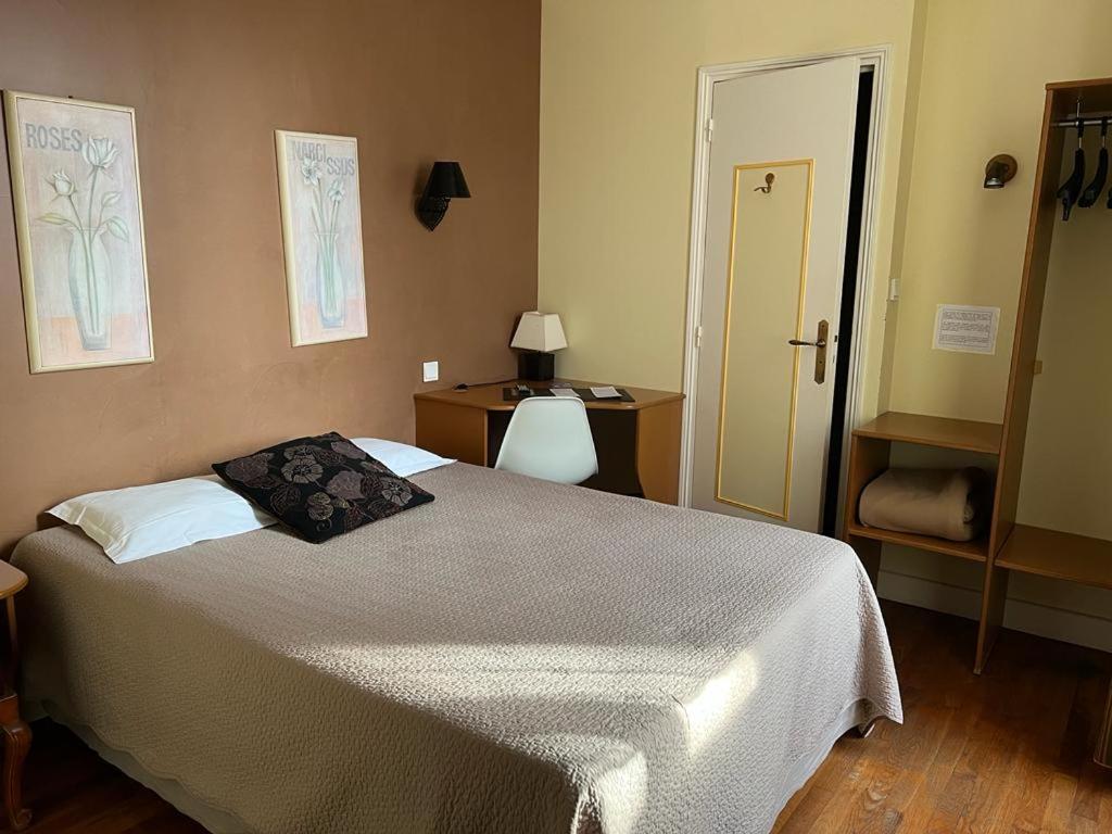 Le Grand Monarque Donzy Hotel Buitenkant foto