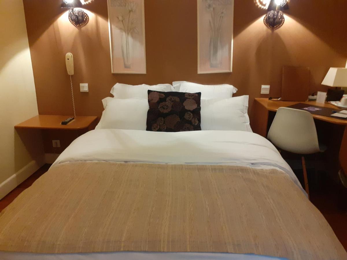 Le Grand Monarque Donzy Hotel Buitenkant foto