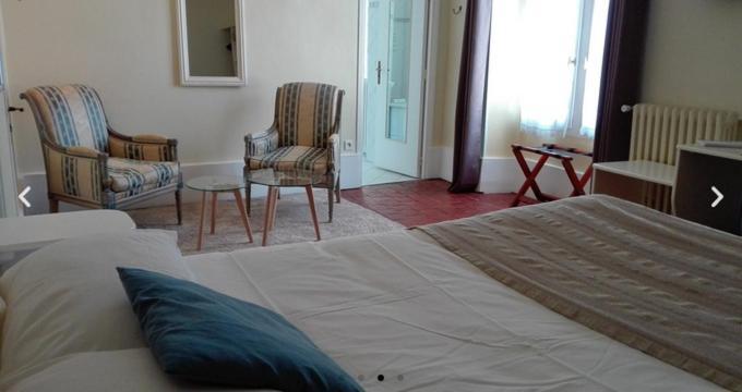 Le Grand Monarque Donzy Hotel Buitenkant foto